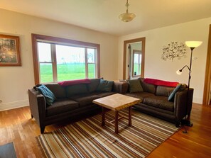 Smart TV - One Level Home-The Cottage at Mitchell Ponds (Knox)