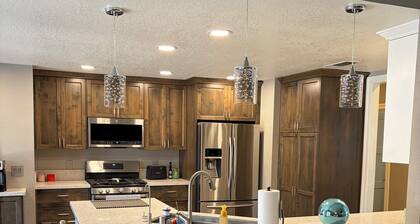 Private Pool, Spa & Extended-Stay Ready! Where comfort meets convenience.