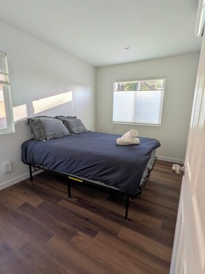 Room - Cozy 2-bedroom house in marvelous Temple City with AC (Temple City)