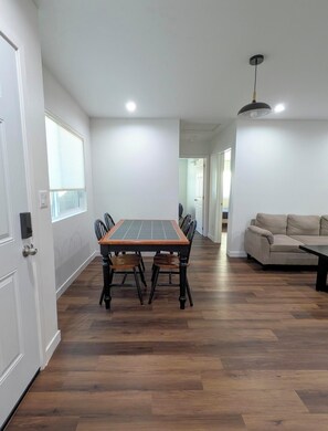 Dining - Cozy 2-bedroom house in marvelous Temple City with AC (Temple City)