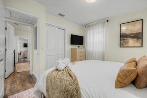 3 Schlafzimmer, Schreibtisch, Bügeleisen/Bügelbrett, kostenloses WLAN