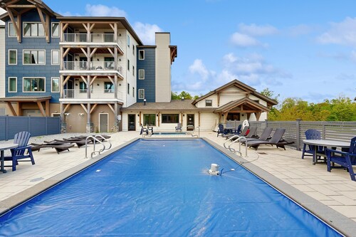 Ski-In/Ski-Out Luxury with Year-Round Resort Amenities