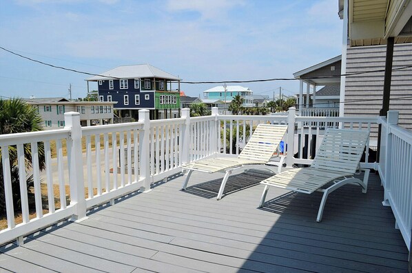Terrace/patio - Ina's Place - Second Row in Garden City Beach (Garden City)