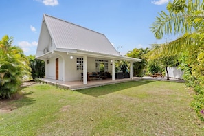 Exterior - Moorea Mahana house with Private Canal to Lagoon (Moorea)