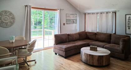 Family Friendly Lake View Cottage with Beachy Vibes in Sister Lakes Michigan