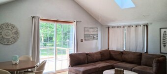 Family Friendly Lake View Cottage with Beachy Vibes in Sister Lakes Michigan