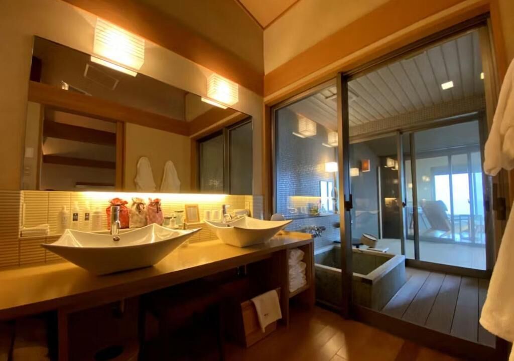 三人房, 海景 | 浴室 | 獨立浴缸及淋浴設備、免費梳洗用品、風筒、拖鞋