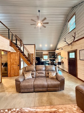 Smart TV - Lake Guntersville Cabin 2 miles from City Harbor (Guntersville)