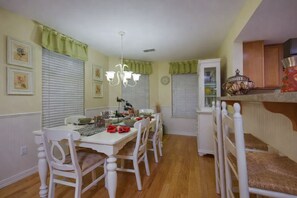 Dining -  2 bedroom condo w/covered deck on Golf Club complex near gorgeous Branson Mo. (Branson)