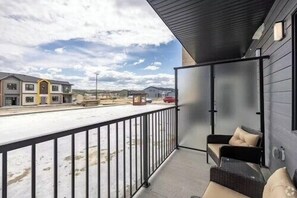 Property grounds - 1111 Ocgrow Reserve - Luxury 5 Star (Cochrane)