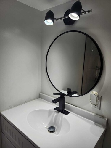 Serene Comfort Suite | Stylish, Central & Cozy