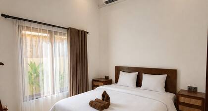 Cozy 2-bedroom house in excellent Kuta Lombok with AC