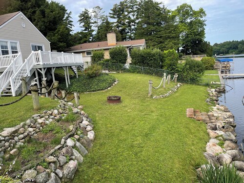Cozy 3-bedroom river front cottage. 22 minutes from Notre Dame stadium.