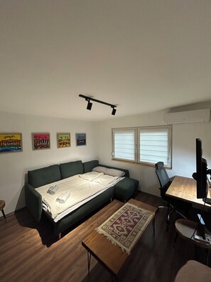Room - Affordable Cozy Apartment in Skopje (Skopje)