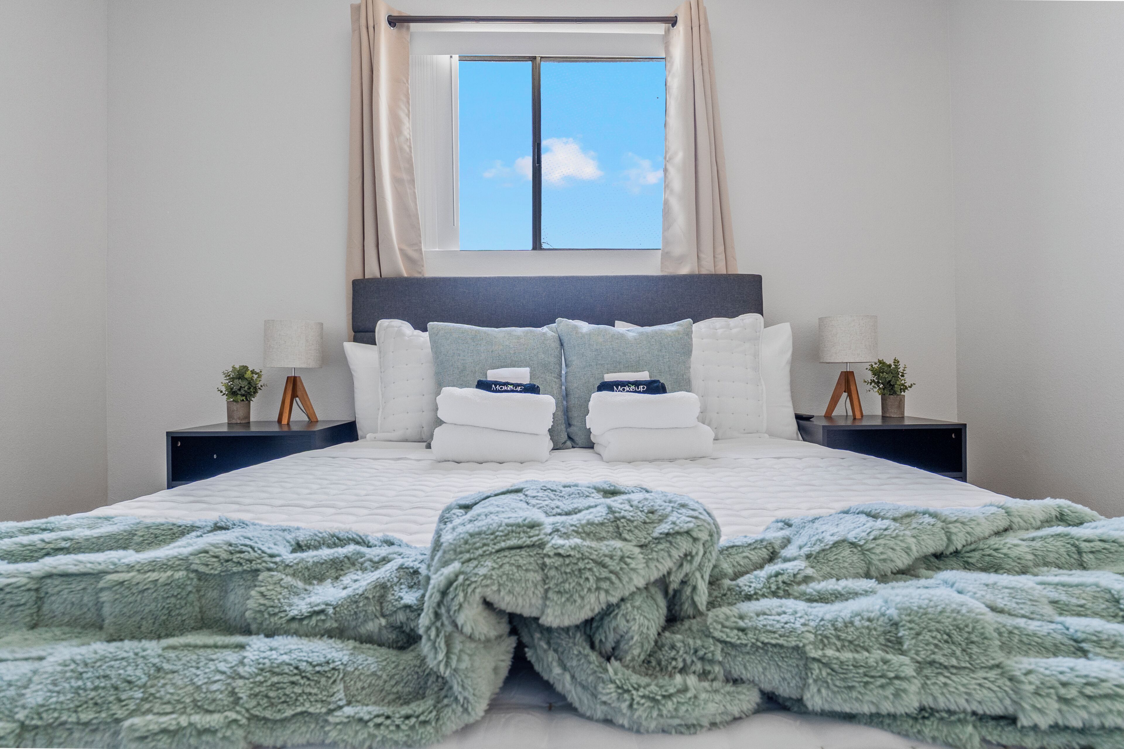 2 bedrooms, desk, iron/ironing board, WiFi (free)