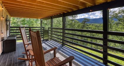 Designer Retreat: Views, Hot Tub, Sauna, EV, Game Room, Pets OK