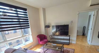 Luxurious & Spacious Stay in the Heart of Montreal