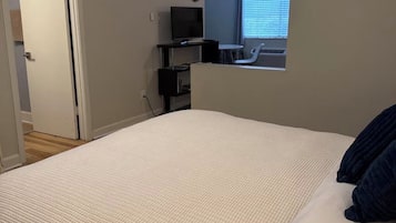 1 chambre, fer et planche à repasser, accès au Wi-Fi (inclus)