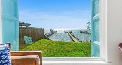 Castaways Cabin on Baffin Bay with Private Pier