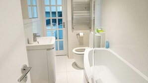 Unclassified image, 3 of 14, button - 6 Bed House Sleeps 16 - Central London, Parking (London)