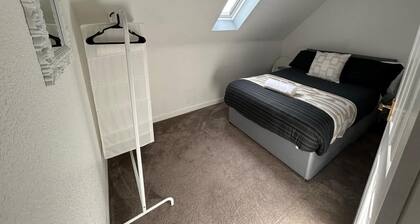 2-Bed School House Apartment on the nc500 parking
