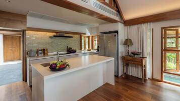 Villa, 6 Bedrooms, Ocean View | Private kitchen