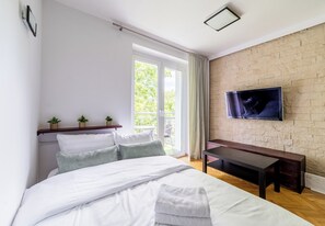1 habitación, tabla de planchar con plancha, wifi y ropa de cama 