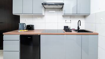 Fridge, microwave, stovetop