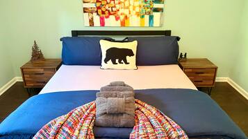 5 bedrooms, desk, iron/ironing board, free WiFi