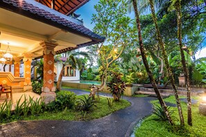 Halaman properti