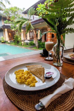 Tempat makan luar