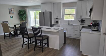 A 4-BR 2 Bath house in a well loved neighborhood centrally located in Portsmouth