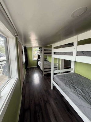 Room - Shore Acres -Cabin 2 Lakeview (Loon Lake)