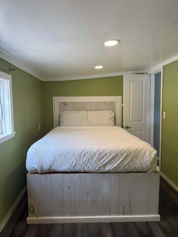 Room - Shore Acres -Cabin 2 Lakeview (Loon Lake)