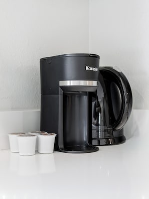 Coffee and/or coffee maker - Boutique Cozy Studio in the Heart of Bishop Arts #7 (Dallas)