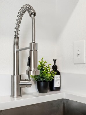Hand-held showerhead