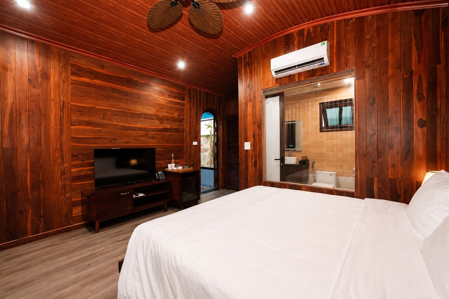 Deluxe Bungalow