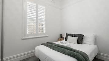 2 bedrooms, desk, free WiFi, bed sheets