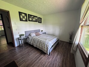 3 bedrooms, bed sheets - Relaxing 3-bedroom Amish living home just minutes away from amish country! (Wooster)