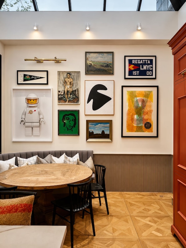 Dining - A Private Downtown Estate for Luxury City Stays (Toronto)