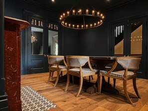 Dining - A Private Downtown Estate for Luxury City Stays (Toronto)