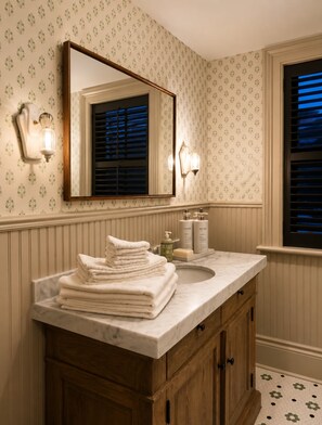 Bathroom - A Private Downtown Estate for Luxury City Stays (Toronto)