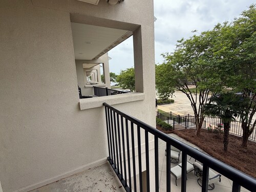 No Egrets: 2 BR Condo Gulf Views, Pool, Walk to Beach, Golf Cart District