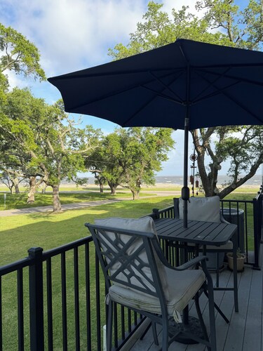 No Egrets: 2 BR Condo Gulf Views, Pool, Walk to Beach, Golf Cart District