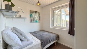 Room - Beautiful home in Hejls with house sea view (Hejls)
