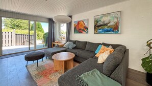Living area - Beautiful home in Hejls with house sea view (Hejls)