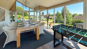 Games room - Beautiful home in Hejls with house sea view (Hejls)