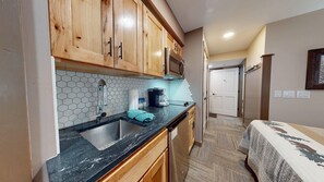 Room - Cozy 1-bedroom Rimfire Studio - 257 Village View (Slaty Fork)
