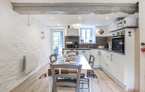 Kaffetrakter/tekoker, kjøleskap, mikrobølgeovn og ovn