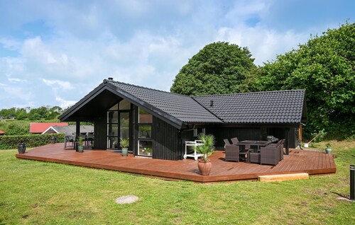 Lovely home in Rudkøbing with sauna